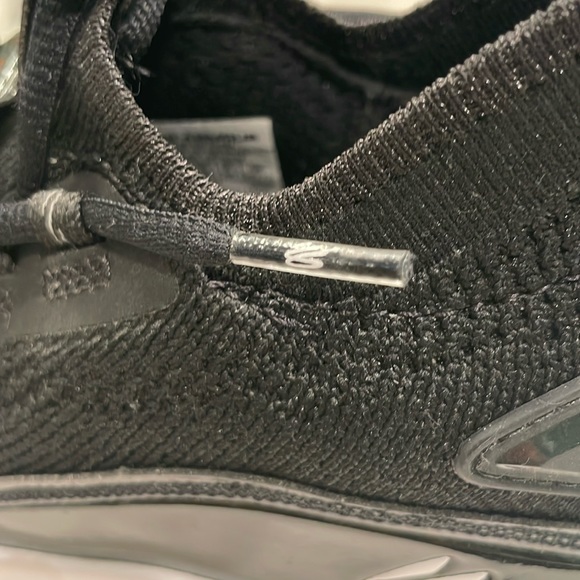 Steph Curry Under Armour M 5.5 W 7 high tops, great condition. Barely worn. - Picture 4 of 6